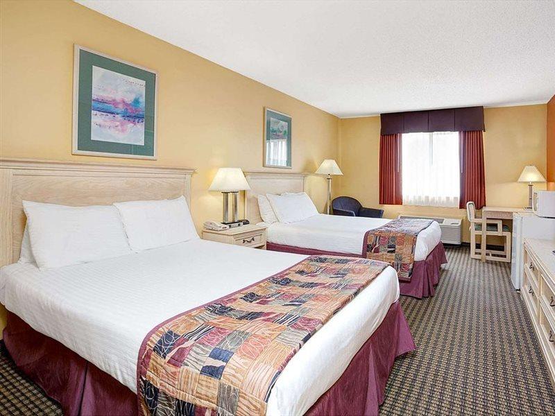 Baymont By Wyndham Monroe Hotel Luaran gambar