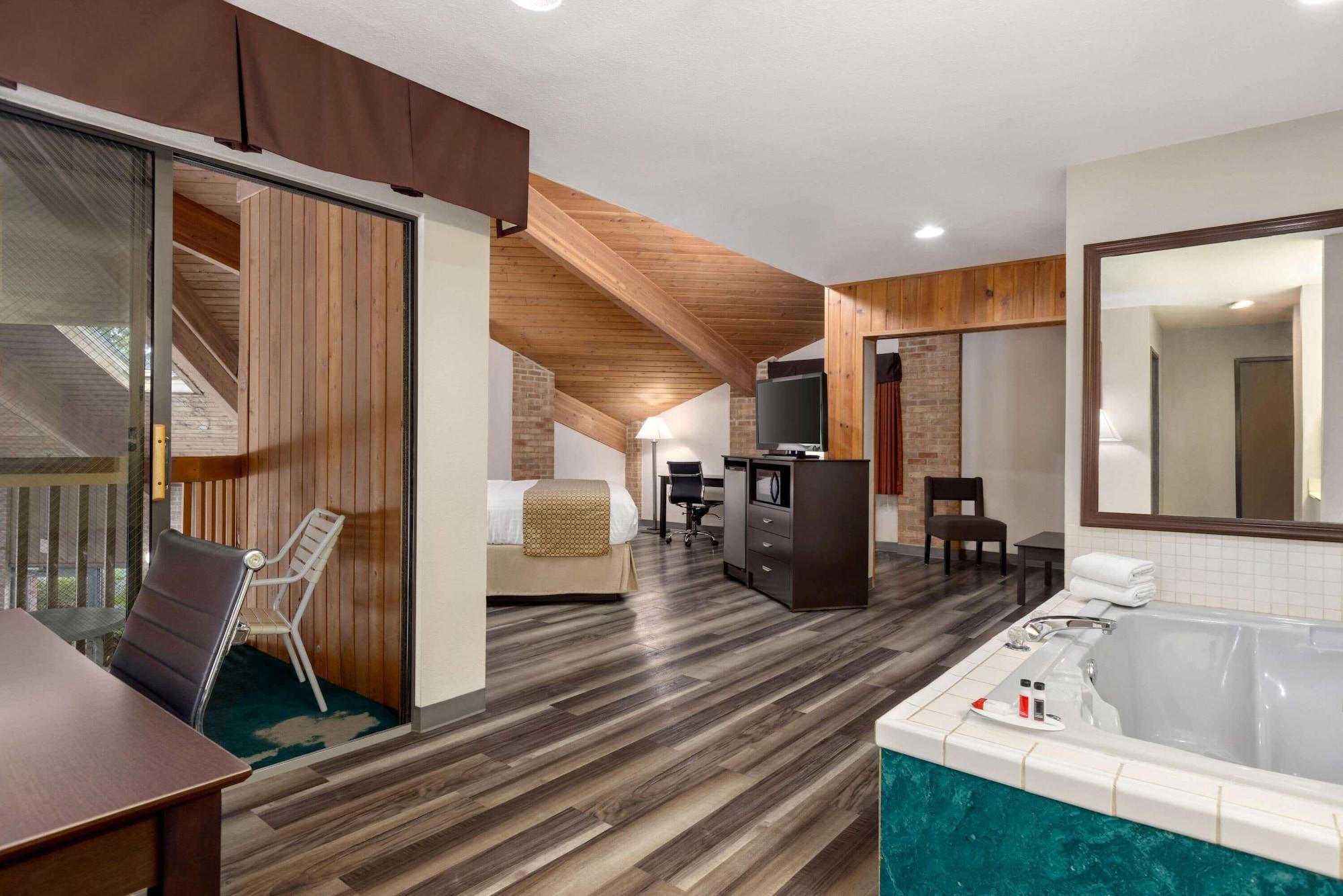 Baymont By Wyndham Monroe Hotel Luaran gambar